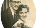 Agnete Albertsen og Jørgen Kristoffersen fotograferet på deres bryllupsdag i 1954.