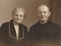 Gårdmand i Gammelvind, Jens Gammelvind (1876-1966) og hustru Mariane Gammelvind (f. Thomsen, 1876-1952). Angiveligt midten af 1940'erne.