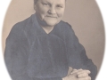 Andrea Jeppesen (f. Jeppesen, 1887-1966), gift med gårdmand i Vestergård, Peder Jeppesen (1869-1941). Årstal ukendt.