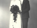 Skovarbejder, senere arbejdsmand i Vind by, Kaj Erik Thusgaard Mathiasen (1929-2020) og Kirsten 'Kis' Marie Frandsine Egebjerg (1930-2010) fotograferet på deres bryllupsdag i 1953.