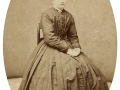 Ane Poulsen (1844-1917), datter af gårdmand i Sønder Vindgab, Poul Thomasen (1807-1896) og hustru Else Poulsdatter (1813-1892), gift med gårdmand i Blåbjerg, Niels Christian Sanddahl Blaaberg (1834-1911). Foto: Årstal ukendt.