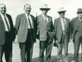 Fem Poulsen-brødre fra Sønder Vindgab. Fra venstre: Johan (1898-1982), Martin (1902-1984), Elias (1893-1980), Marius (f. 1894) og Jens Bak Poulsen (1890-1975). Årstal ukendt. For yderligere oplysninger, se menupunktet \'Vind i billeder\' -> \'Månedens billede, september 2014\'.