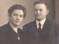 Gårdmand i Hedegård, Kristen Sandfær Poulsen (1887-1954) og hustru Karen 'Hedegaard' Poulsen (f. Madsen, 1888-1982). Foto: Årstal ukendt.