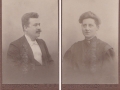 Lærer ved Vind skole i årene 1902-1904 og efterfølgende i Ladby ved Næstved, Richard Villiam Svalmstrup (1876-1950) og hans hustru Ellen Marie Svalmstrup (f. Hansen, 1876-1943). For yderligere oplysninger, se menupunktet 'Vind i billeder' -> 'Månedens billede, november 2014'. For yderligere oplysninger, se menupunktet 'Vind i billeder' -> 'Månedens billede, november 2014'.