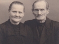 Husmand i Blåbjerghus, Jens Svendsen (1859-1936) og hustru, Ane Kirstine Svendsen (f. Christensen, 1869-1955). Årstal ukendt.