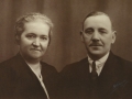 Valgmenighedspræst Gustav Christian Petersen-Bønding (1889-1968) fotograferet med sin første hustru, Ane Kristine Petersen-Bønding (f. Pedersen, 1888-1950).