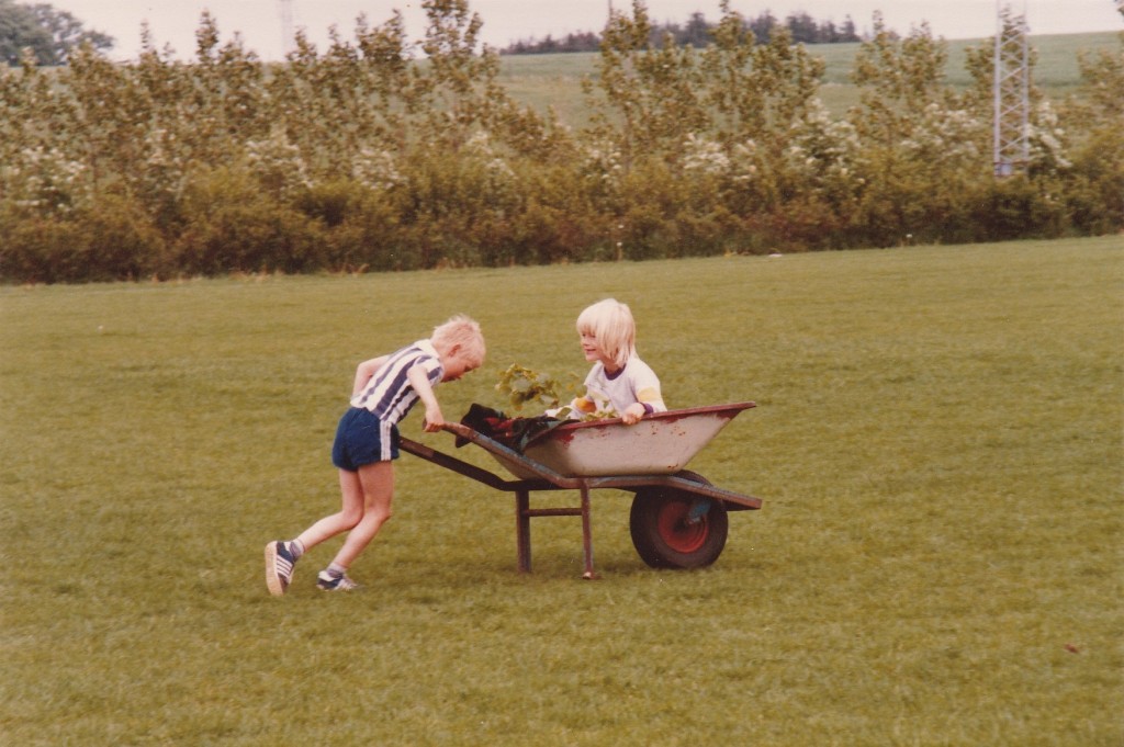 Trillebør-væddeløb ved sportsfesten i Vind i 1984.